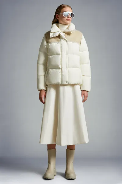 Moncler Collection Doudoune Courte Jotty In Blanc