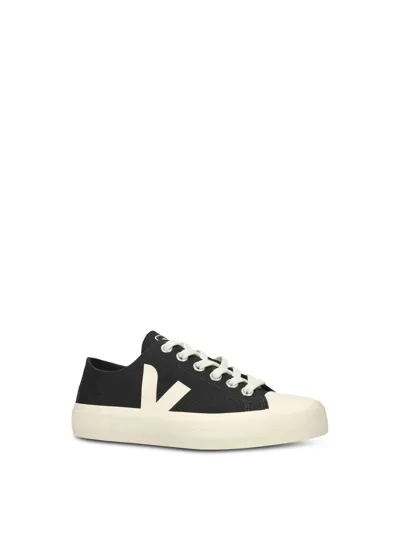 Veja Black Wata Ii Low Sneakers In Black/white