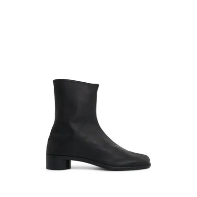 Maison Margiela Tabi Ankle Boots In Black