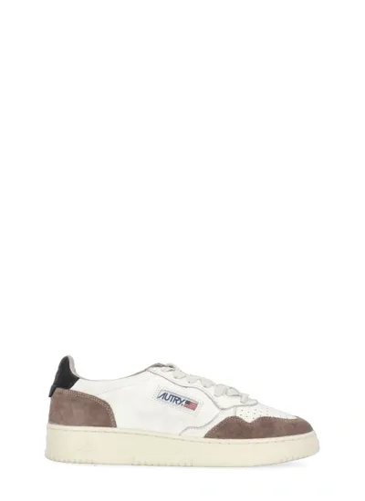 Autry Medalist Low Sneakers In White