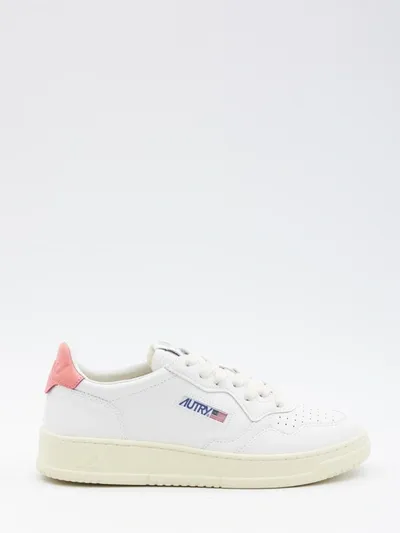 Autry Medalist Sneakers In White