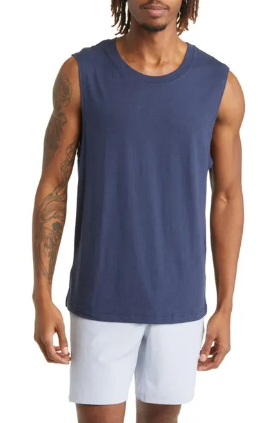 Alo Yoga The Triumph Sleeveless T-shirt In Infinity Blue