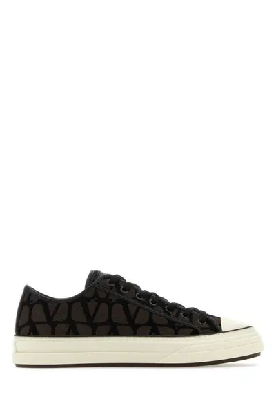 Valentino Garavani Toile Iconographe Totaloop Low-top Sneaker In Multicolor