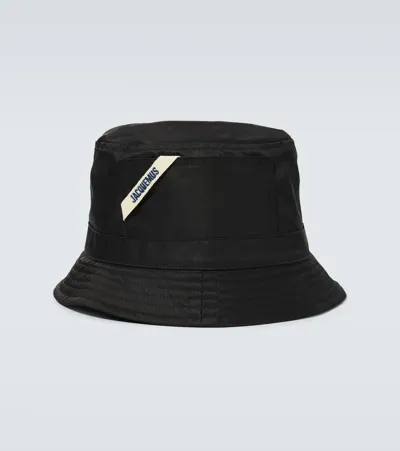 Jacquemus Le Bob Ovalie Bucket Hat In Black