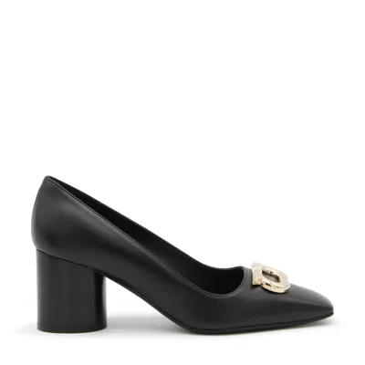 Ferragamo Pania Leather Medallion Pumps In Nero