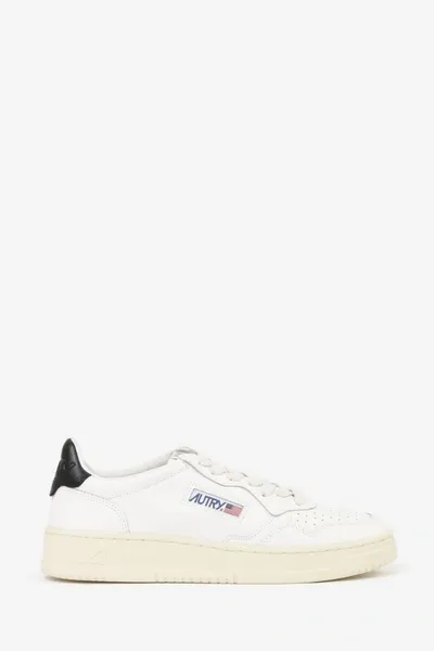 Autry 01 Low Sneakers In White Leather