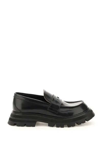 Alexander Mcqueen Wander Leather Moccasin In Black