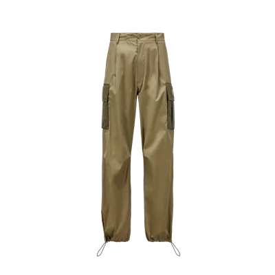 Moncler Collection Pantalon Cargo In Green