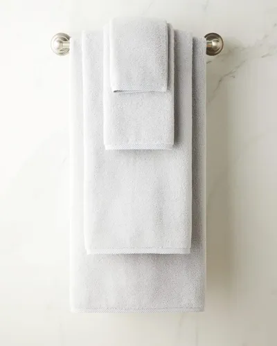 Matouk Marcus Collection Luxury Bath Towel In Pool