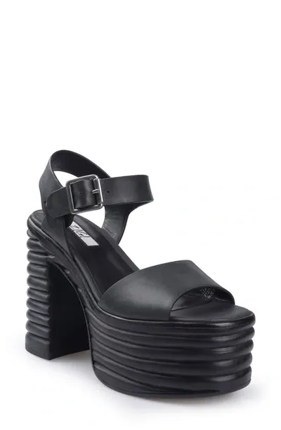 Zigi Sadira Platform Sandal In Black Leather