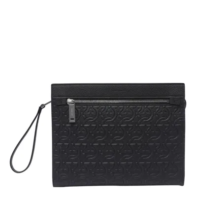 Ferragamo Salvatore  Logo Embossed Zipped Clutch Bag In Black