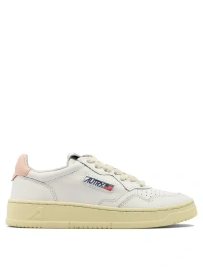 Autry Medalist Sneakers In White