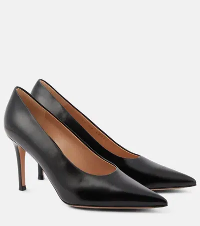 Gianvito Rossi Robbie Leather Pumps In Black