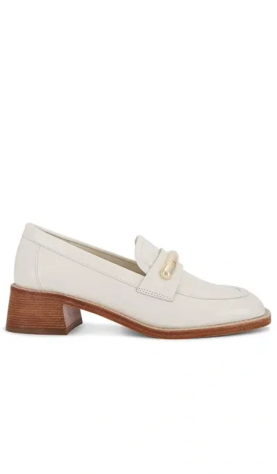 Aje Serena Crescent Loafer In 象牙白