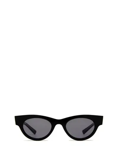 Akila Sunglasses In Black