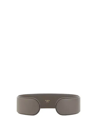 Alaïa Flex Straight Leather Belt In Grey