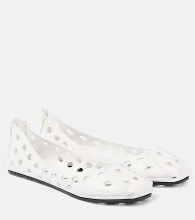 Alaïa Perfo Leather Ballet Flats In White