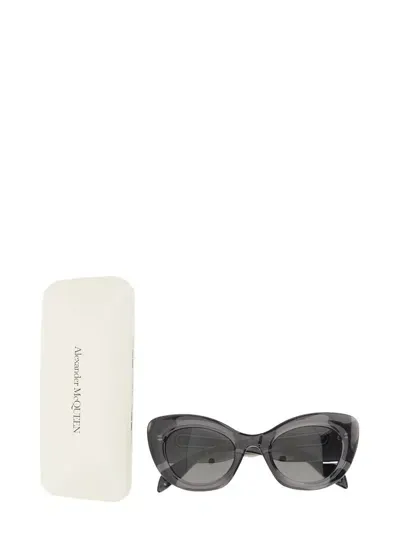 Alexander Mcqueen Cat-eye Sunglasses The Curve In Grey