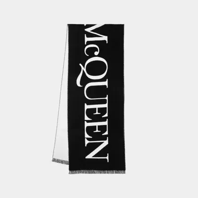 Alexander Mcqueen Classic Logo Scarf In Black