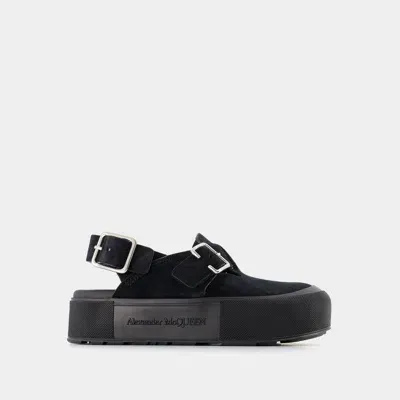 Alexander Mcqueen Mount Slick Sandals In Black