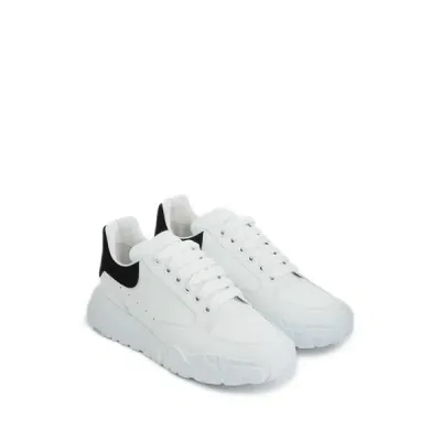 Alexander Mcqueen Oversize Sneakers In White And Black In Blanco