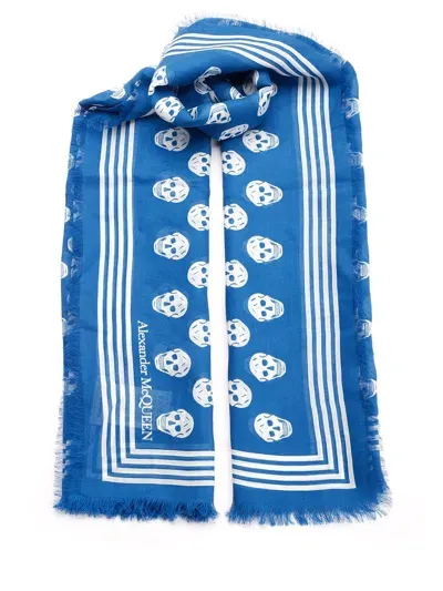 Alexander Mcqueen All-over Skull-print Scarf In Blau