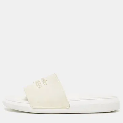 Pre-owned Alexander Mcqueen White Rubber Flat Slides Size 36