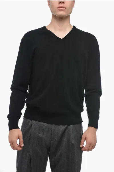 Allude V Neck Pure Cashmere Sweater In Black