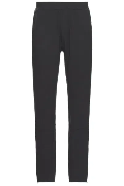 Alo Yoga Conquer React Performance Pant In Anthracite