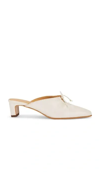 Alohas Amar Shimmer Leather Pumps In Cream