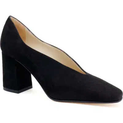 Amalfi By Rangoni Felice Pump In Black Cashmere