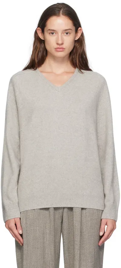 Amomento Gray Raccoon V-neck Sweater In Grey