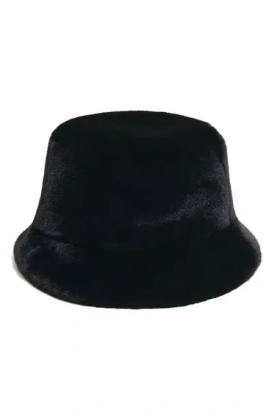 Apparis Amara Faux Fur Bucket Hat In Noir