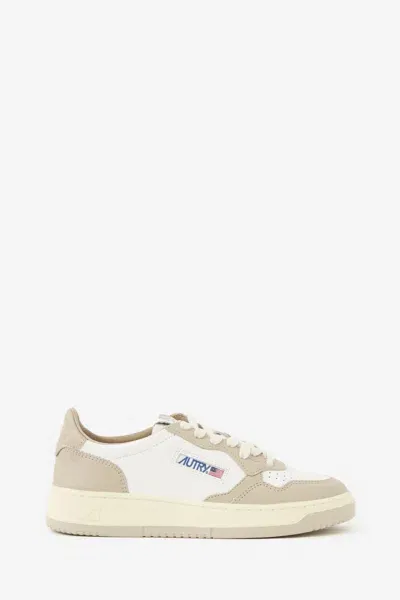 Autry 01 Low Sneakers In White