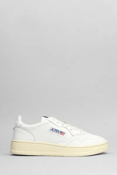 Autry 01 Sneakers In White