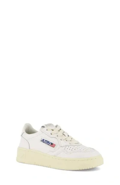 Autry Kids' Medalist Low Sneaker In Four White/white