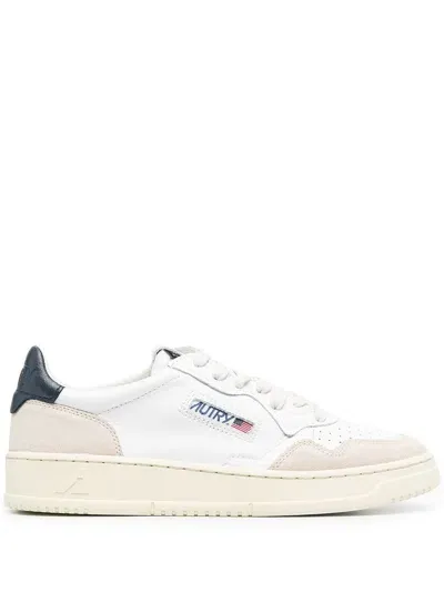 Autry Medalist Sneakers In White