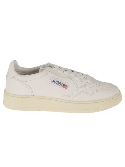 Autry Low Woman Logo Sneakers In White