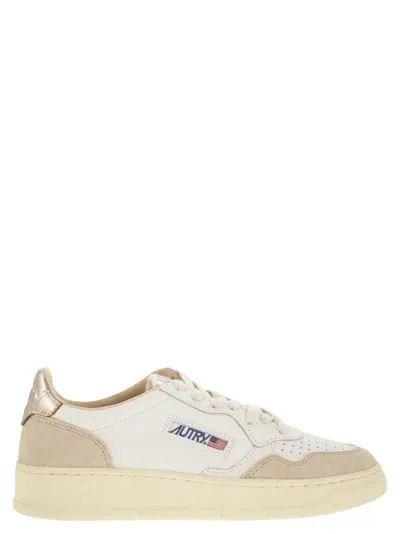 Autry Medalist Low Leather Sneakers In Beige