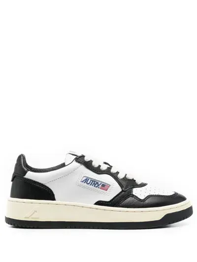 Autry Medalist Low Leather Sneakers