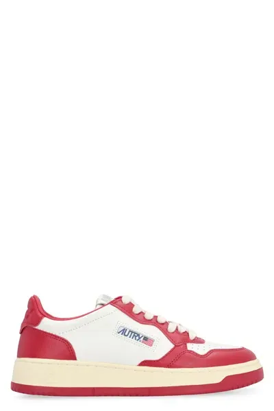 Autry Medalist Low Leather Sneakers In Red