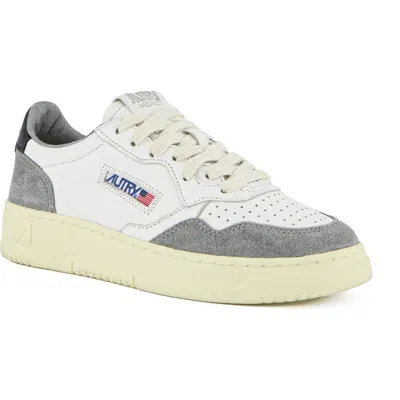 Autry Medalist Low Sneaker In Goat/suede Grey/black