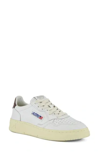 Autry Medalist Low Sneaker In Ll53 Wht/brown