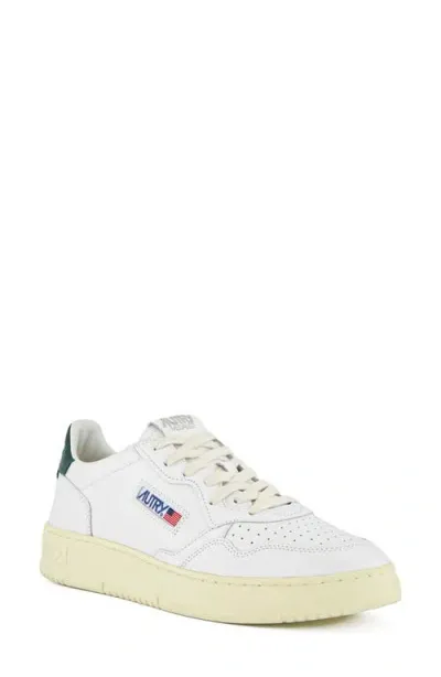 Autry Medalist Low Sneaker In Leat/leat Wht/mountain