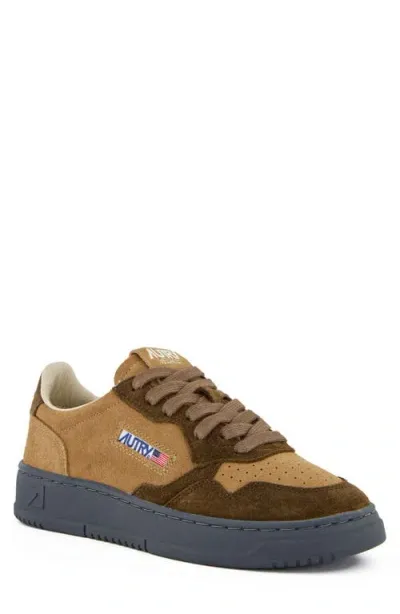 Autry Medalist Low Sneaker In Mix/suede Cognac/ebony