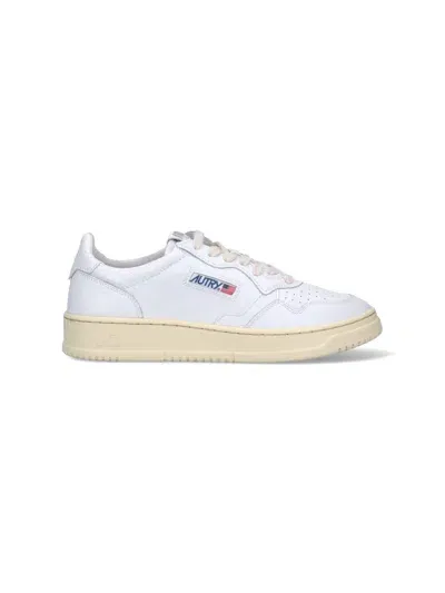 Autry Medalist Low Sneakers In White