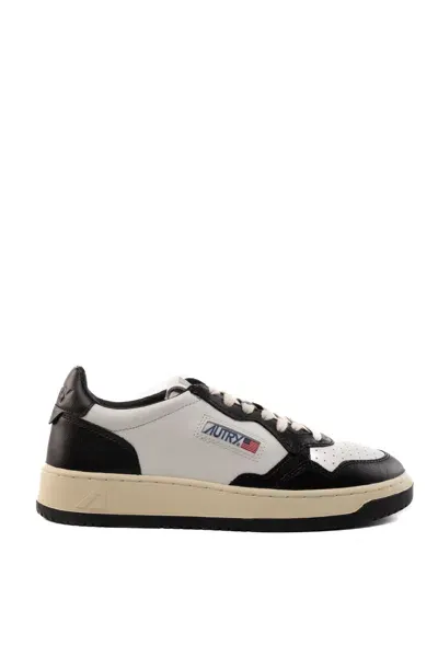 Autry Medalist Low Sneakers In Two-tone White/black Leather