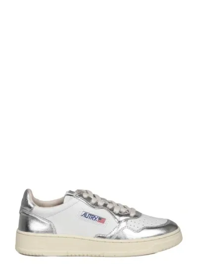 Autry Medalist Low Sneakers In White