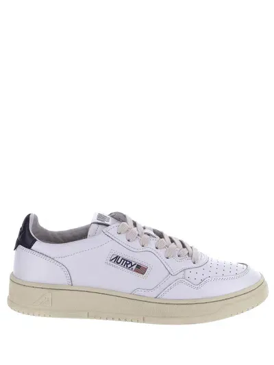 Autry Medalist Low Sneakers In White