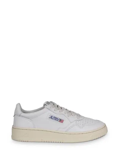 Autry Medalist Low Sneakers In White